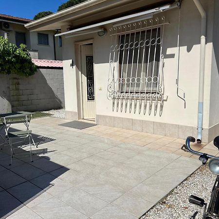 Casa Vacanze Vespucci Torre del Lago Puccini Buitenkant foto