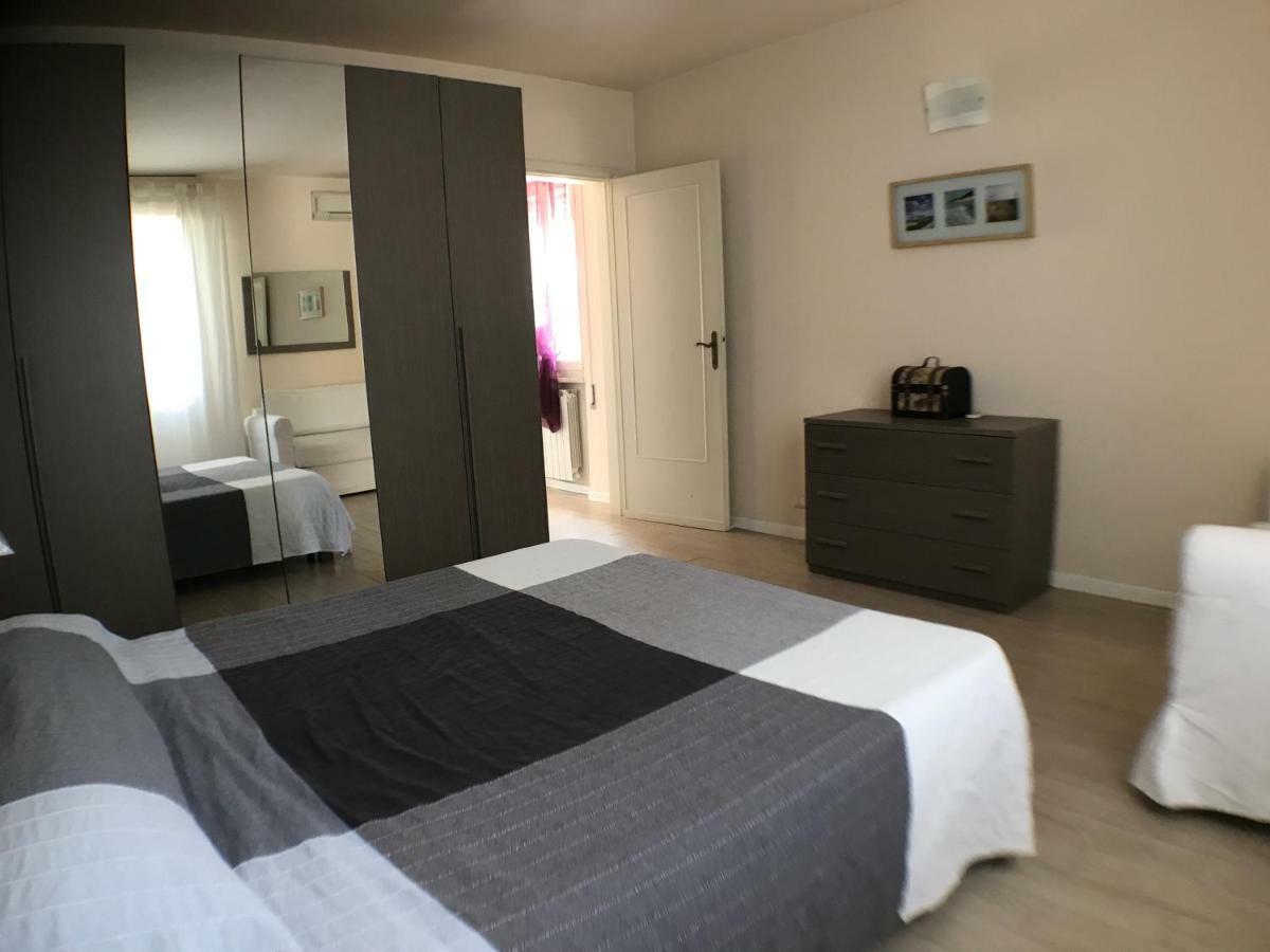 Casa Vacanze Vespucci Torre del Lago Puccini Buitenkant foto